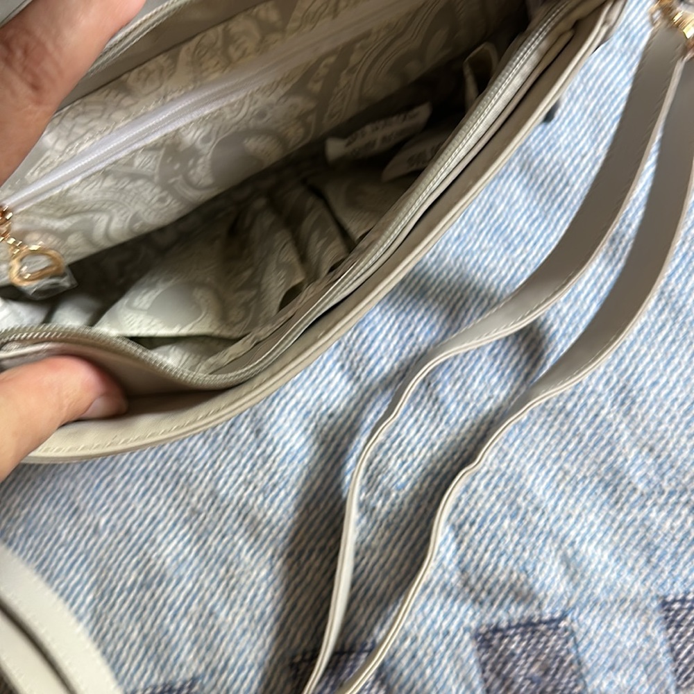 Purse - Picture 3 of 3